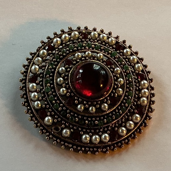 Vintage Brooch, signed ART - Picture 1 of 6